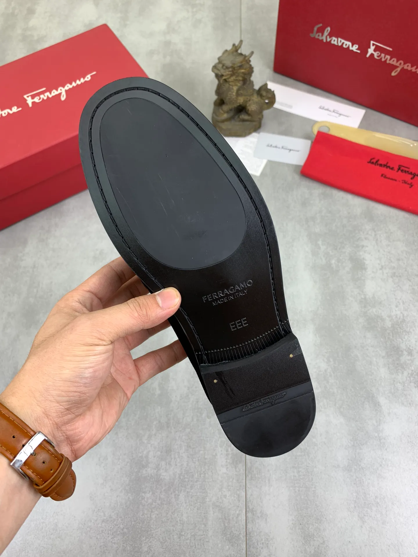 Men's Men's Shoes 💰P460💰[New Style] Water-dyed Niuli 🆘[Salvatore Ferragamo] Ferragamo's latest casual business leather shoes for men! Available at counters simultaneously! The fabric is made of specially imported original calfskin, the lining is made of imported water-dyed cowhide, and the original combination outsole is absolutely luxurious and leads the fashion trend. Matching code: 38-45; 5️⃣ colors available
